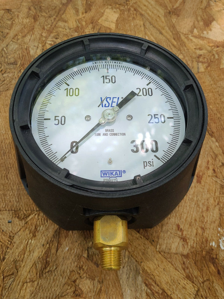 Wika XSEL 8100AV15 4-1/2" Face 300 PSI Pressure Gauge 1/4" NPT Brass