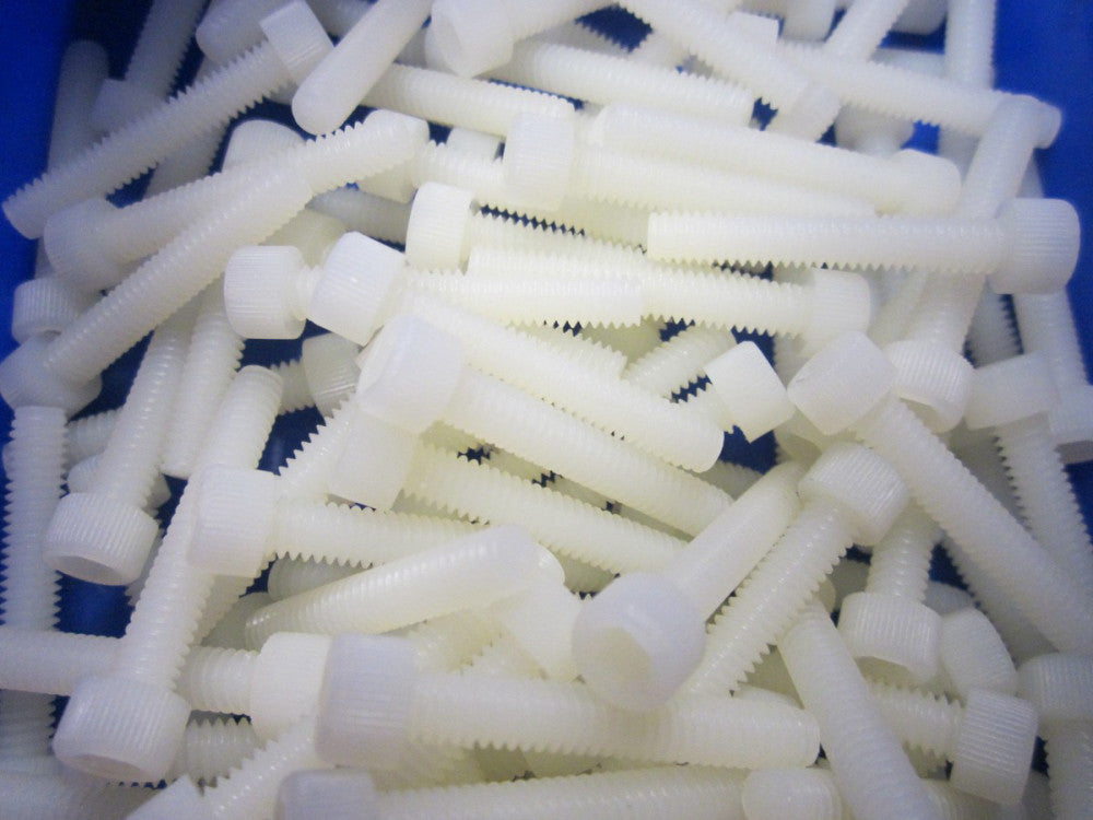 Lot of 100 8-32 Nylon Plastic Socket Head Cap Screws 1" Long NEW