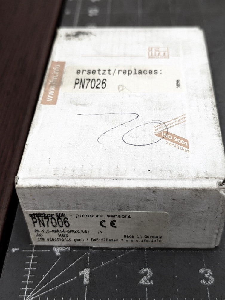 IFM Efector PN7006 Electronic Pressure Sensor With Display / PN7026 [B4B2]