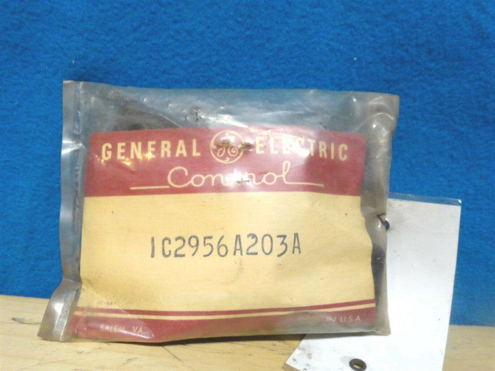 GENERAL ELECTRIC ~ INTERLOCK LH MOUNTING KIT ~ PART NUMBER IC2956-A203A ~ NOS