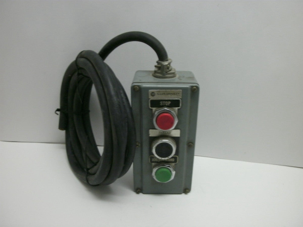 ALLEN BRADLEY 3 BUTTON CONTROL STATION W/3 PUSH BUTTON MOMENTERY SWITCHES