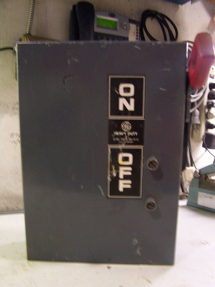GE GENERAL ELECTRIC 30A FUSED SAFETY SWITCH 600V 3 PH 20 HP TYPE 1  TH3361J