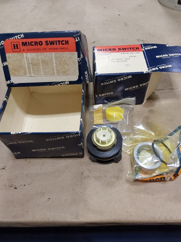 NOS YELLOW PUSHBUTTON PTP43 MICRO/HONEYWELL E7