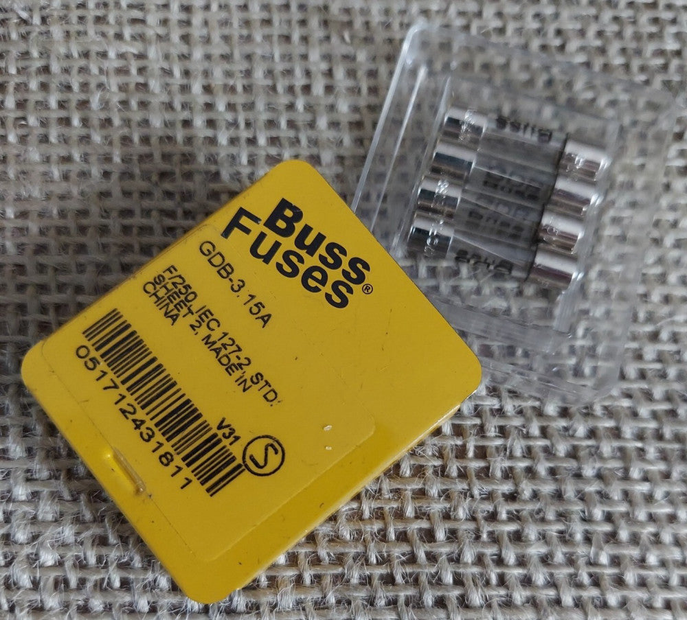 Lot of 4 - Bussmann GDB-3-15A Buss Small Dimension Fuse