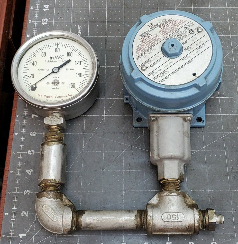 UNITED ELECTRIC J120-S137B  Adjustable Pressure Switch With Gauge [Z3B3]