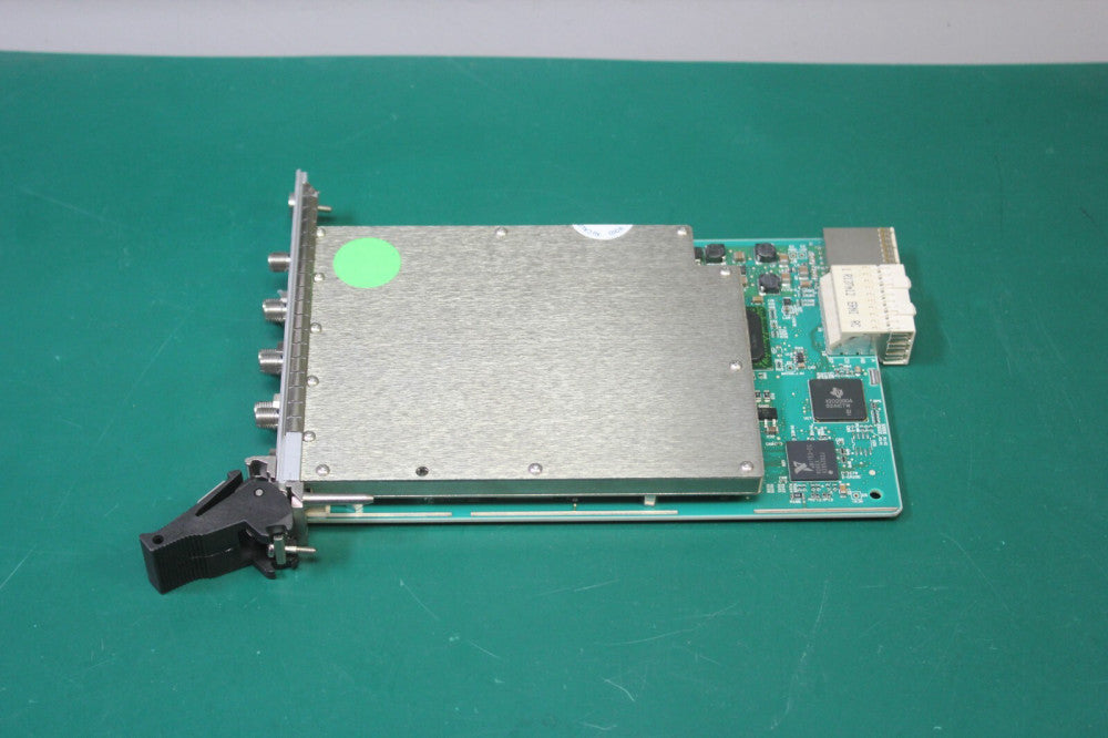 NATIONAL INSTRUMENTS I/Q VECTOR MODULATOR PXIe-5611