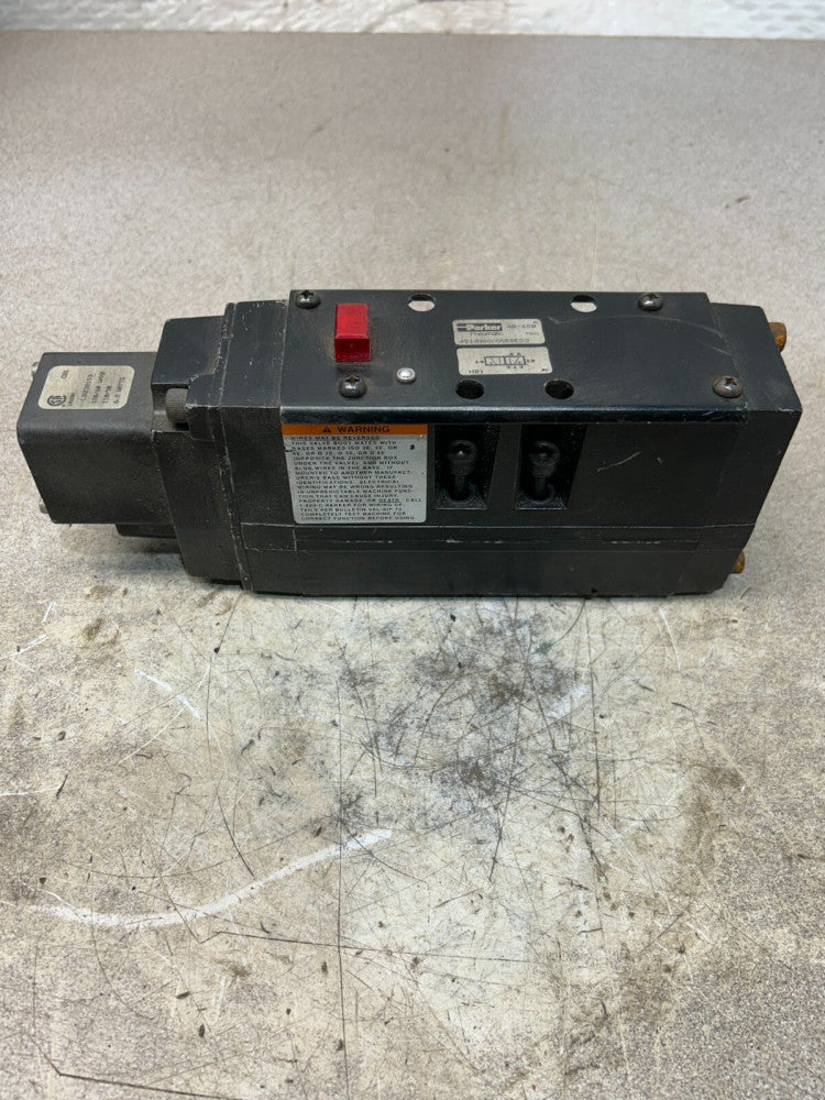 PREOWNED PARKER PNEUMATIC VALVE 4510BHXXABBE53