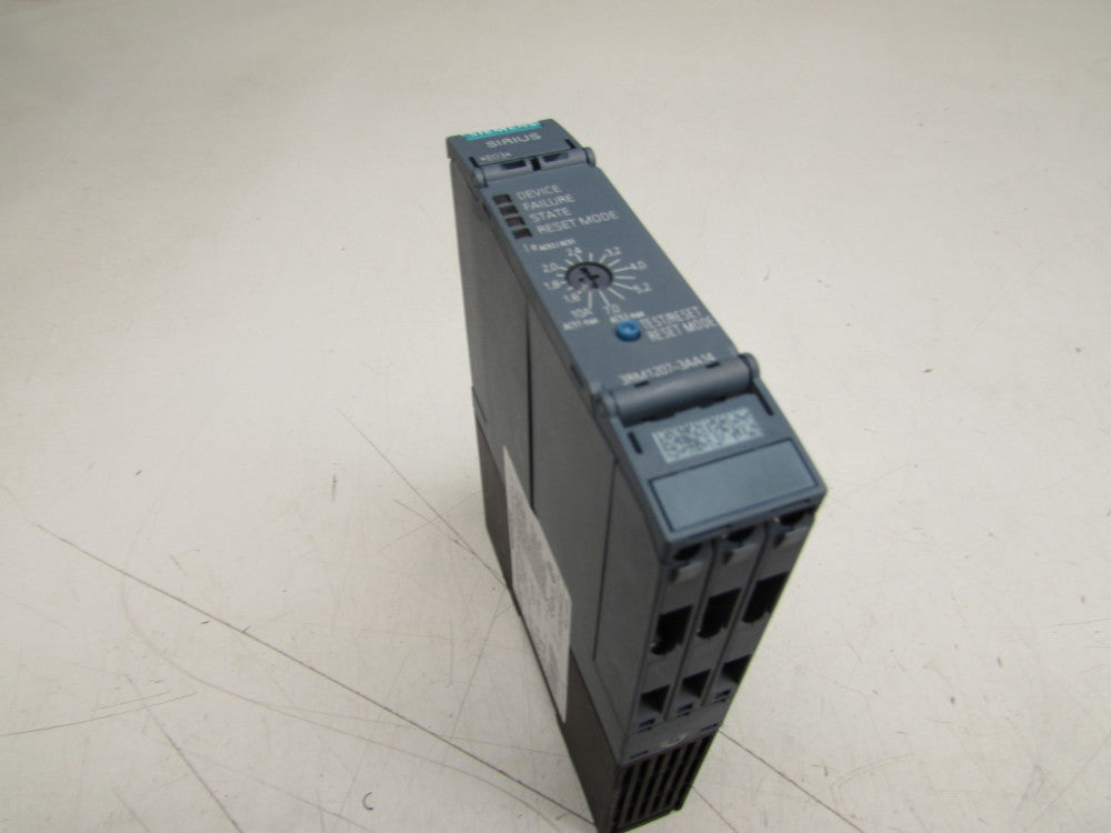 SIEMENS 3RM1207-3AA14 AC SEMICONDUCTOR MOTOR STARTER N/NIB! MAKE OFFER!