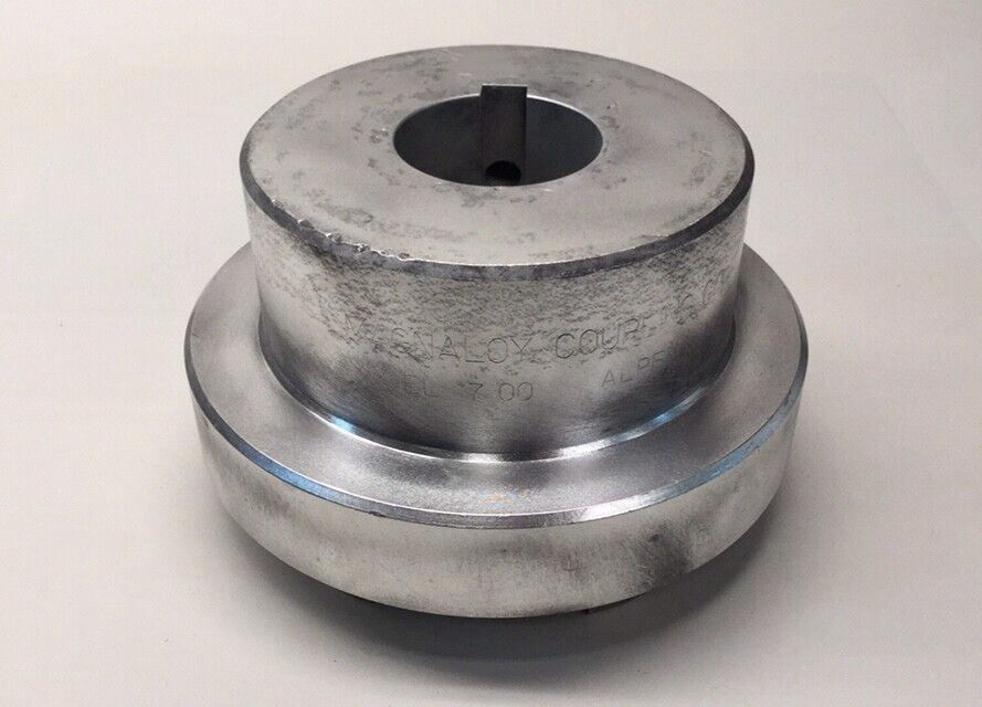 Magnaloy M70020416 Used Jaw Coupling 700 Hub 2-1/8 x 1/2 keyway M700-20416