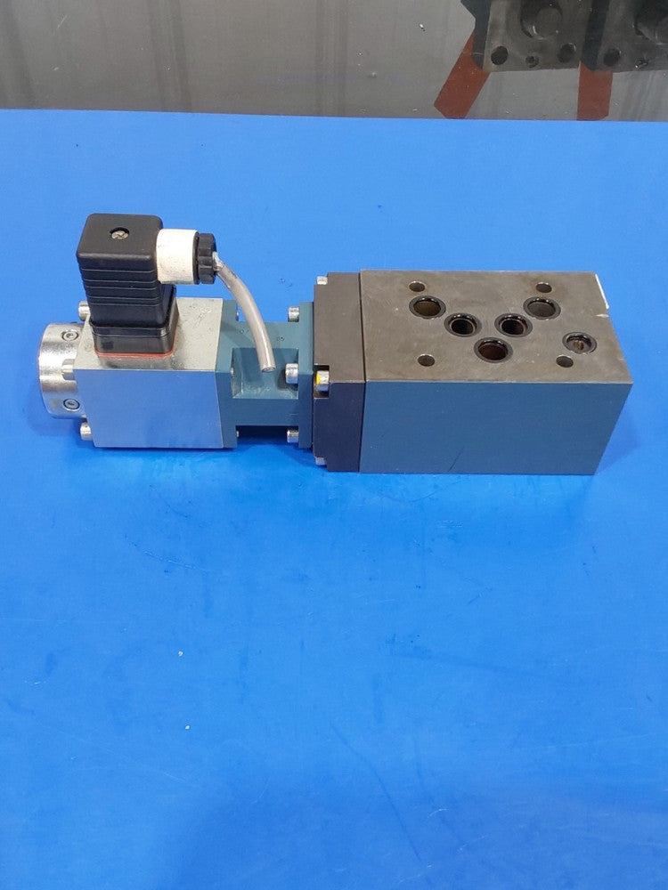BOSCH 0 811 402 171 Valve WITH 0 831 006 056