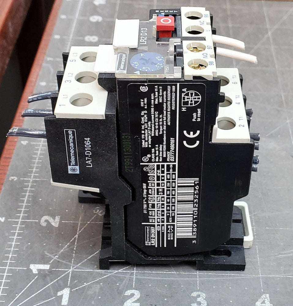 TELEMECANIQUE LR2 D1307 OVERLOAD RELAY WITH LA7-D1064 WORKING PULL [OF28]