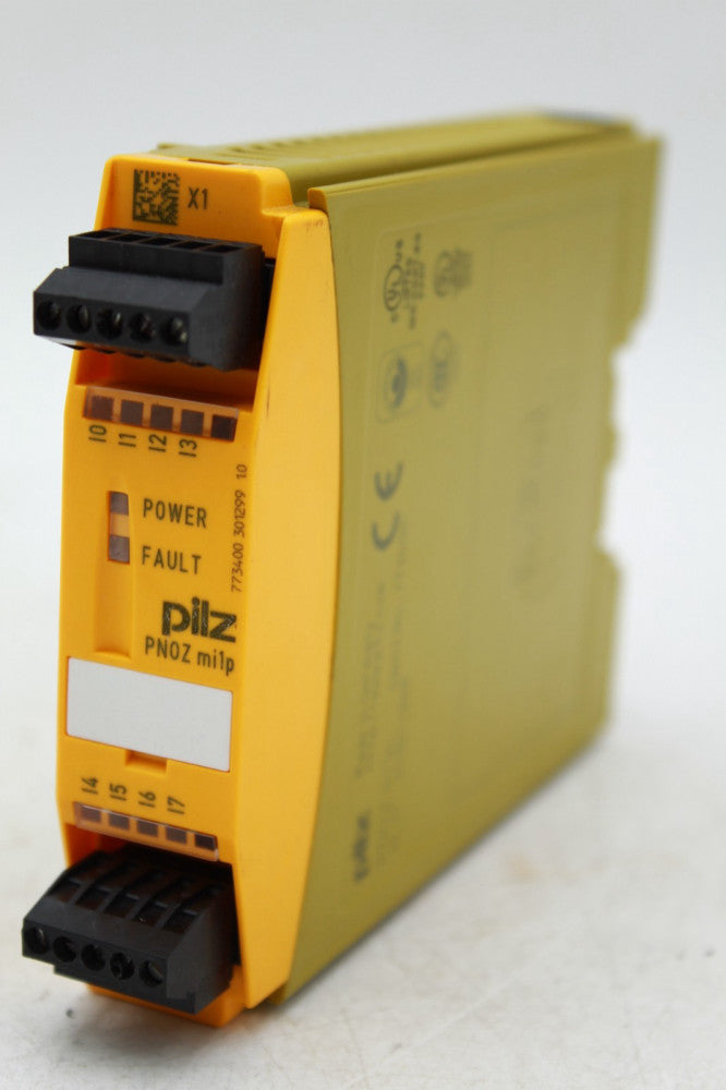 Pilz PNOZ mi1p Expansion Module (Broken Mounting Clip)