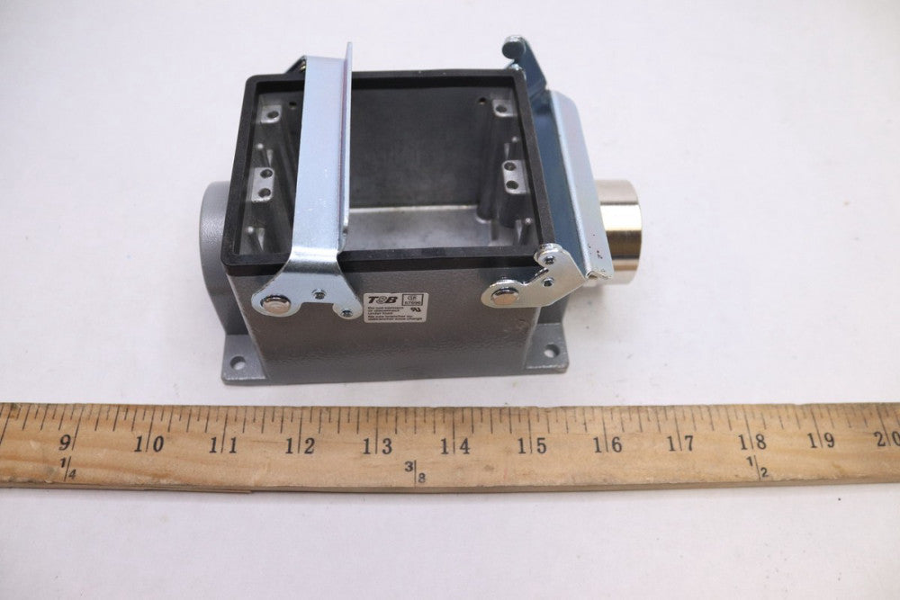 Thomas & Betts Double Lever Locking Box Base 1" x 1" NPT Entry BB832AMV