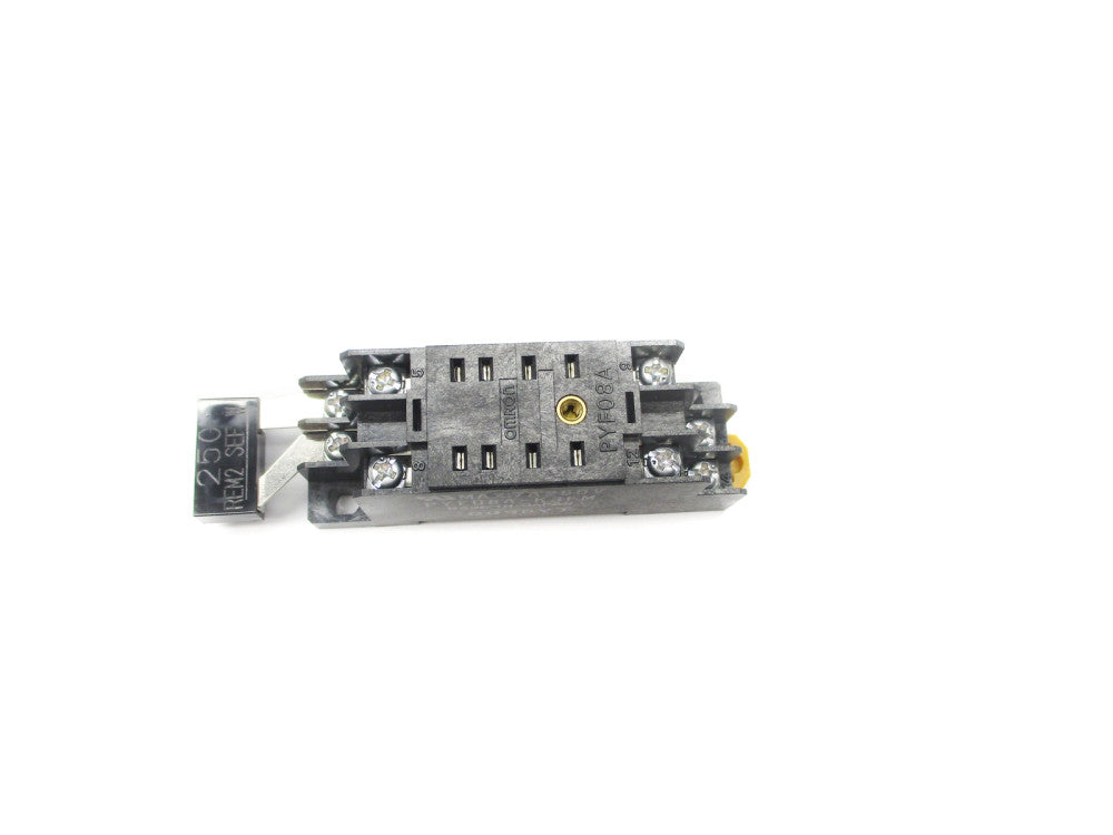 OMRON PYF08A (AS PICTURED) NSNP