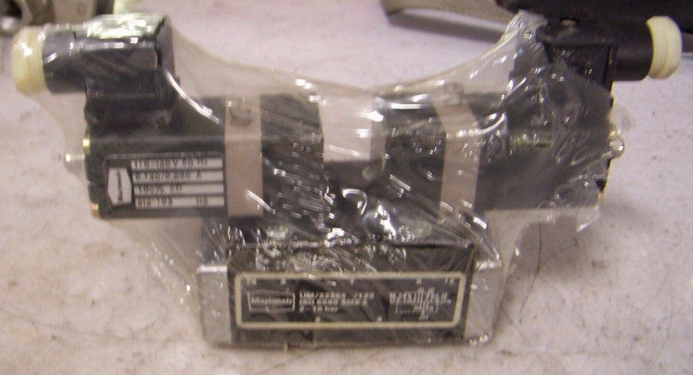 NEW MARTONAIR UM/22253/123 DISTRIBUTION VALVE SOLENOID PILOT OPERATED 120 VAC