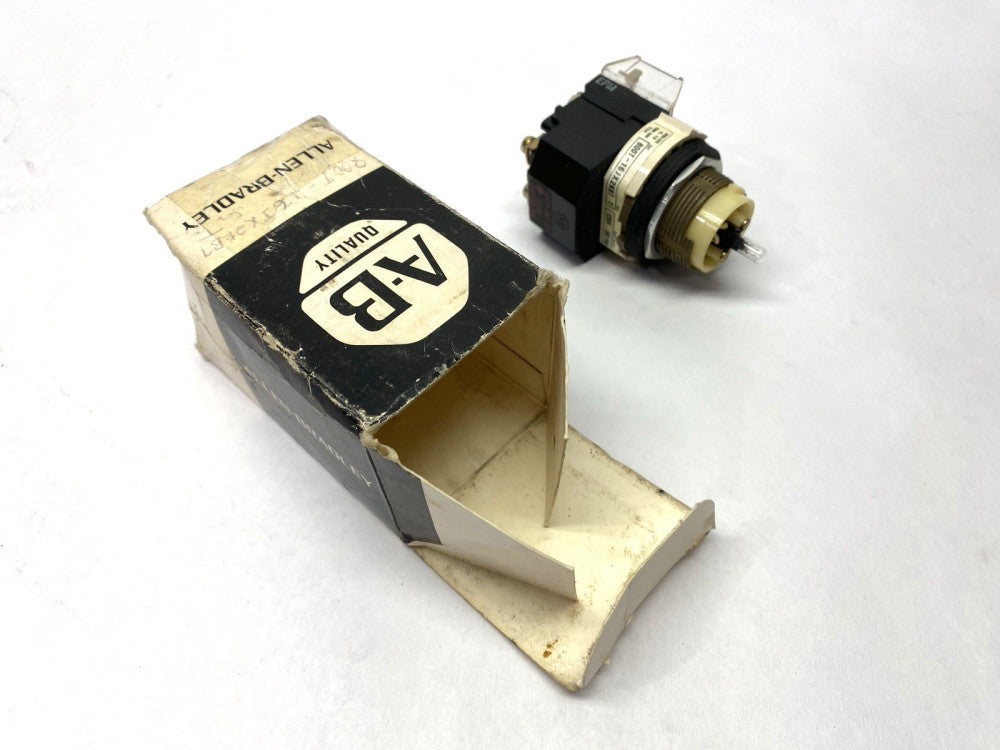 Allen Bradley 800T-16JX2KB7 Ser. T Illuminated Selector Switch 30mm 120V