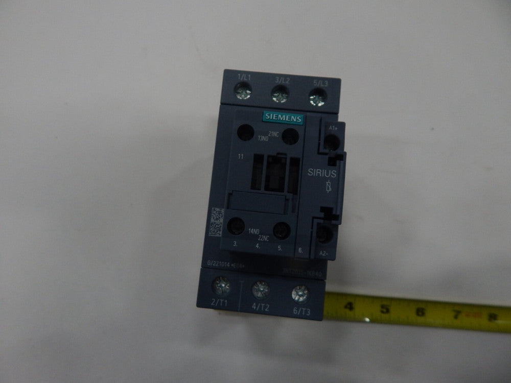 SIEMENS 3RT2035-1KB40 / 3RT20351KB40 (NEW IN BOX)