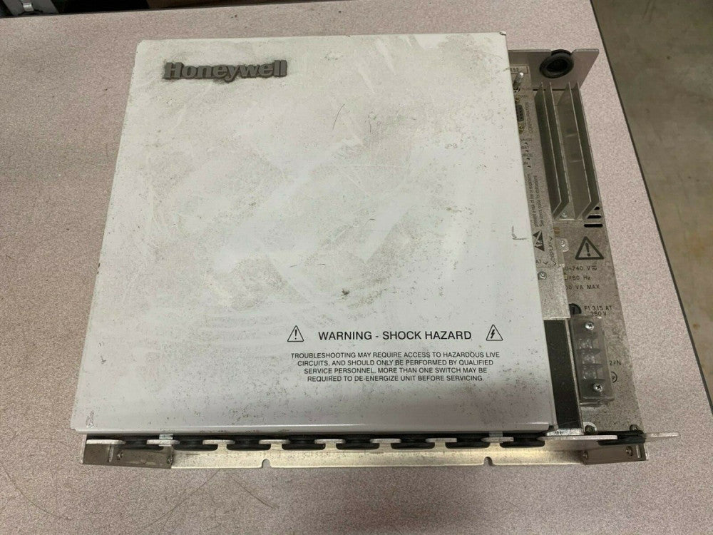 USED HONEYWELL UMC800 CONTROLLER 8001-000-0E-00000000-00000000-0-5-0
