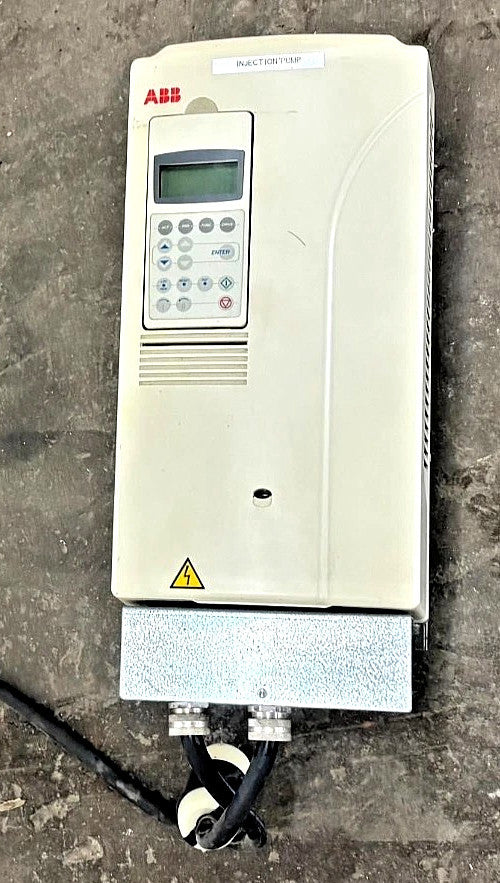 ABB INC AC DRIVE ACS800-U1-0030-5 E200+P901 SN 2082900101 IP21 UL TYPE 1 INPUT 3