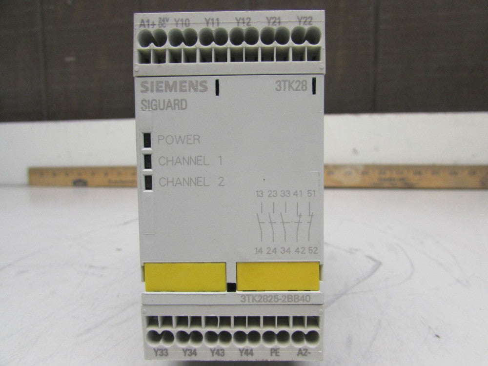 SIEMENS SIGUARD SAFETY RELAY 3TK2825-2BB40 XLNT USED TAKEOUT MAKE OFFER !!