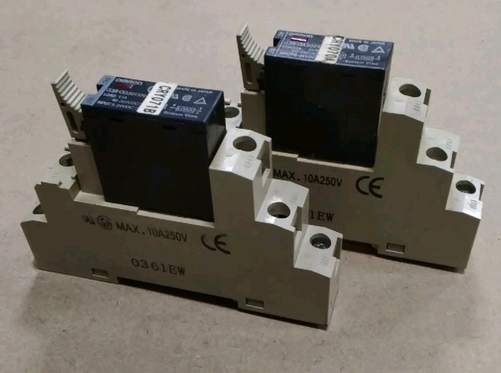 Omron G3R-OA202SZN -2A relay with base Lot Of 2 D30-2