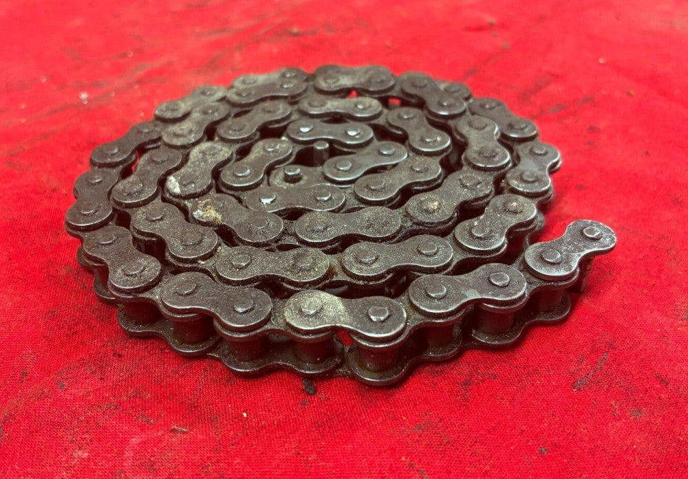 UNBRANDED ROLLER CHAIN LENGTH: 35 INCHES