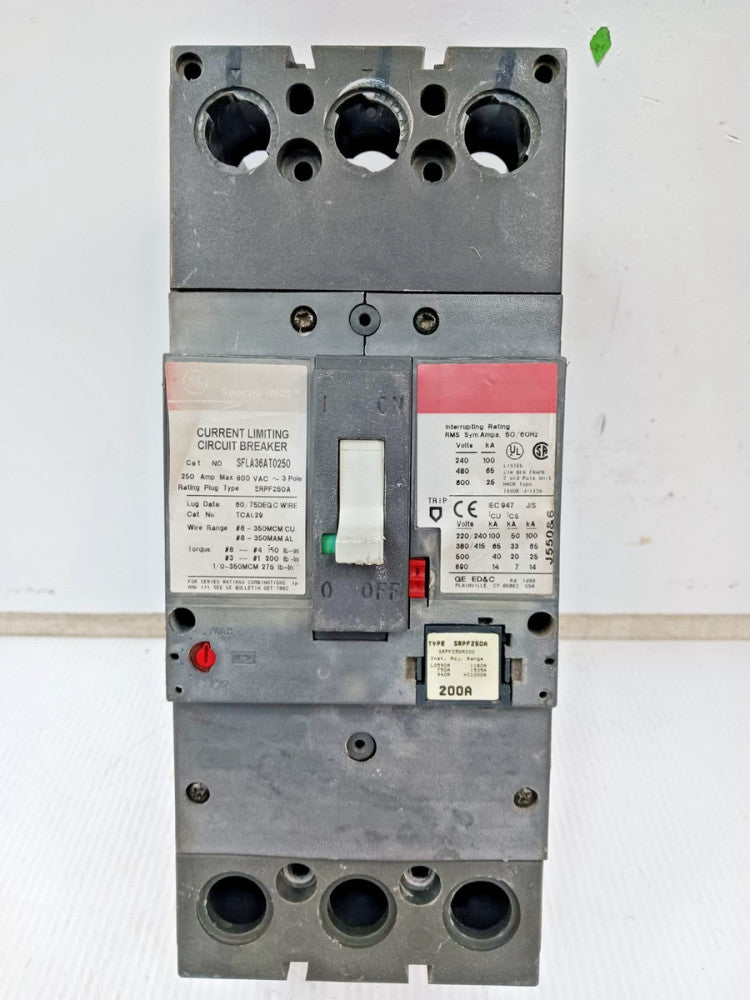 GE 250 Amp Circuit Breaker 3 Pole 600 VAC SFLA36AT0250 W/ 200 Amp Plug *Flaw*