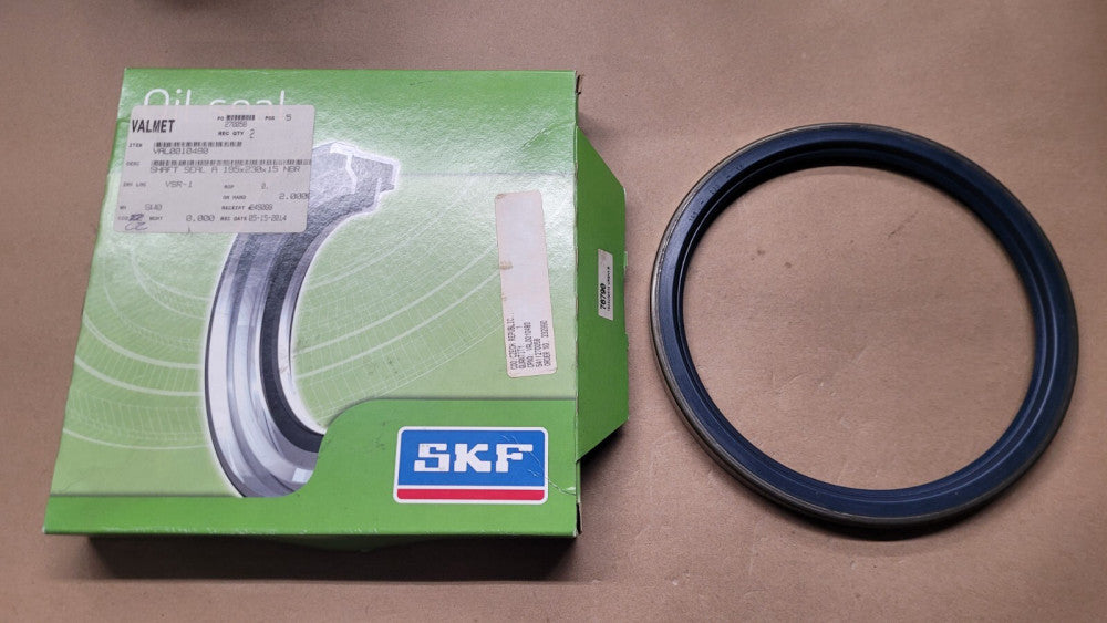 SKF 76790 Oil Seal 195x230x15 mm CRSH1 R