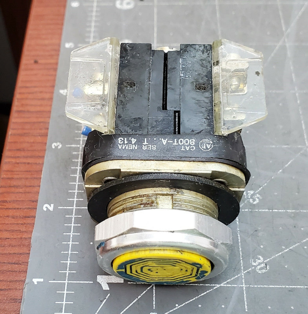Allen Bradley 800T-A YELLOW Momentary Pushbutton With DOUBLE OPERATOR [Z5B5]  