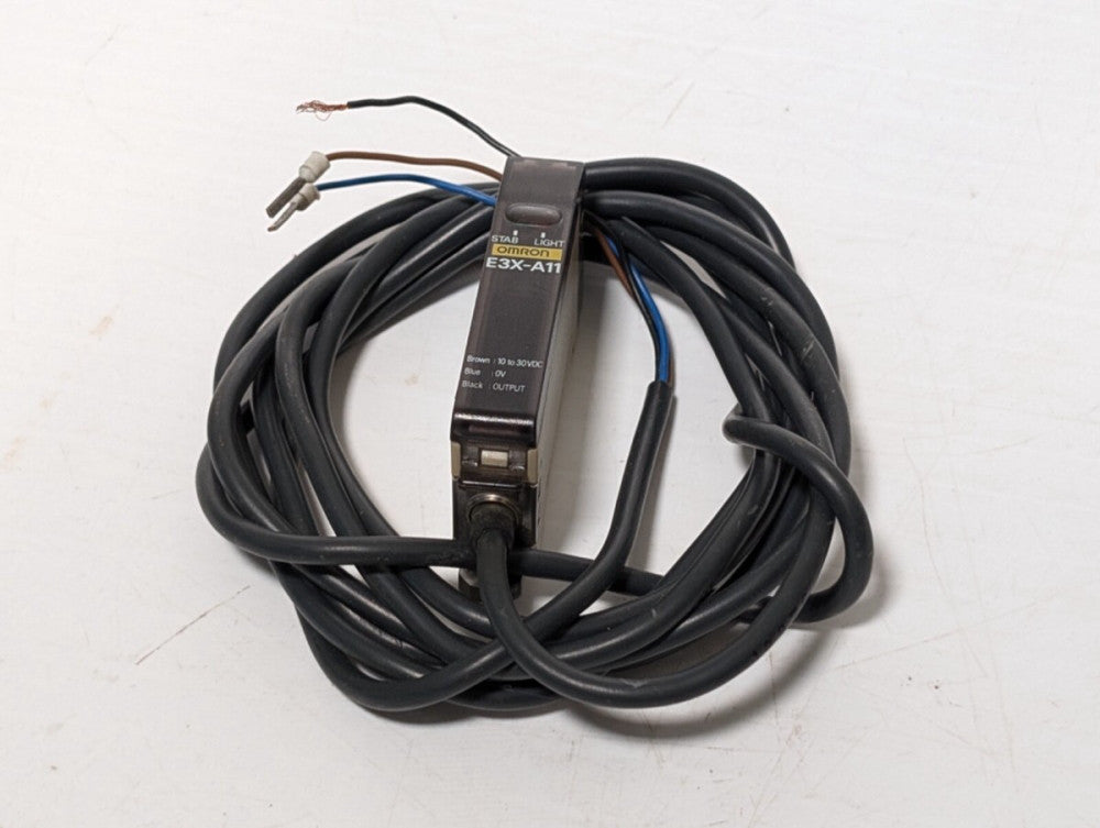 Omron E3X-A11 Photoelectric Amplifier Sensor Switch, 10-30VDC, NPN, 35mA, DIN