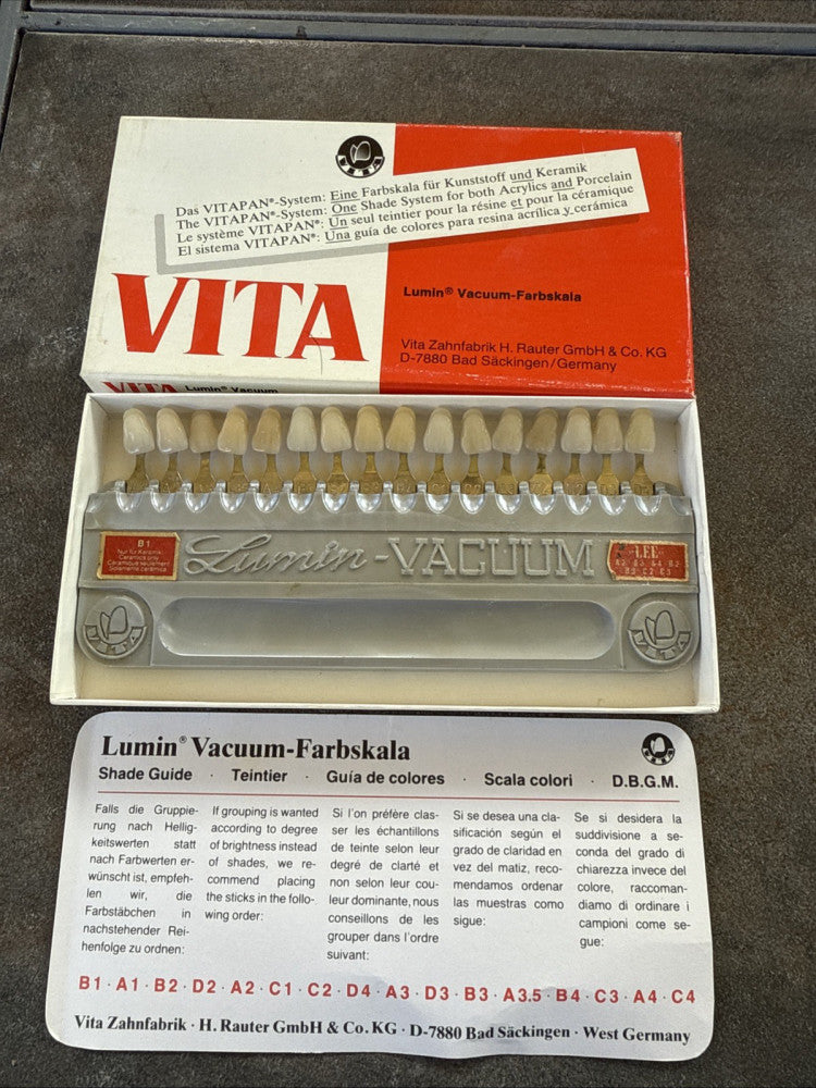VINTAGE Lumin-VACUUM-Vita SHADE GUIDE Complete, Made in Germany