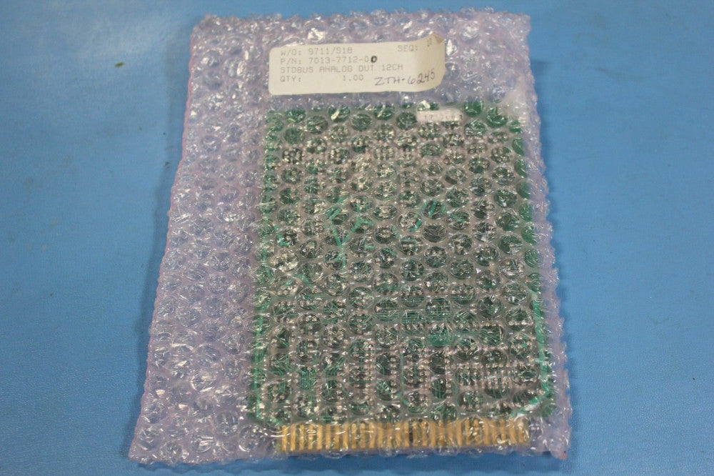 Robotrol STD BUS Analog Output Module 7712 7013-7712