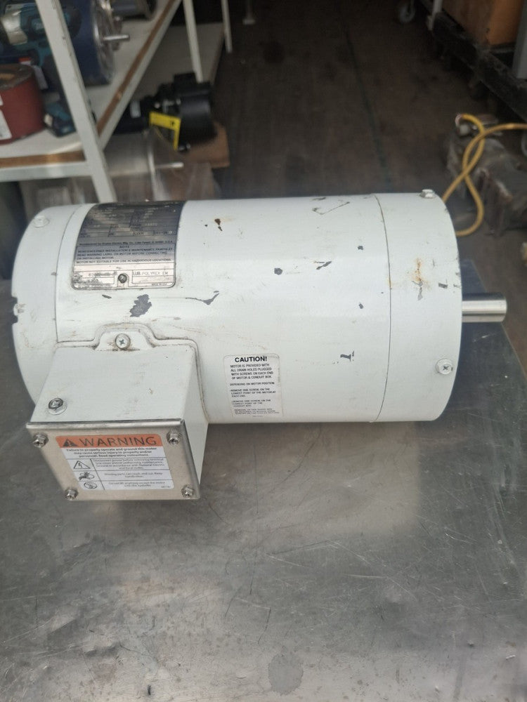 1TTB8 DAYTON  1-1/2 HP Washdown Motor, 1740 RPM, 208-230 Volts, 3 phase