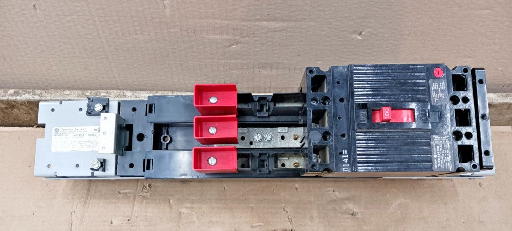 GE Spectra 300 Amp Circuit Breaker Module 6P 600V AMC6EB w/ 100 A Breaker (Flaw)