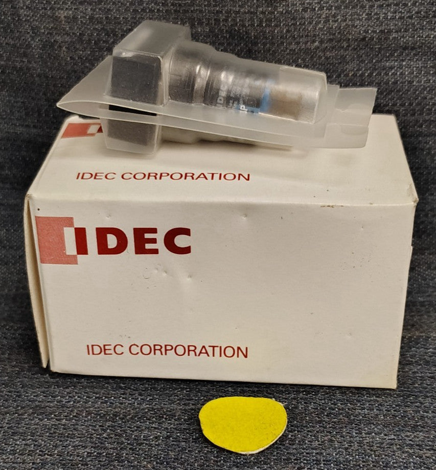 IDEC PUSHBUTTON SWITCH DC24V 250VAC AL6-M AL6H-M24P-JW