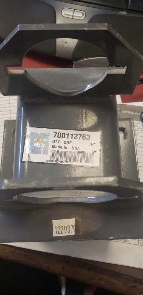 NEW OEM MASSEY FERGUSON BRACKET Part # 700113763   ( DU)