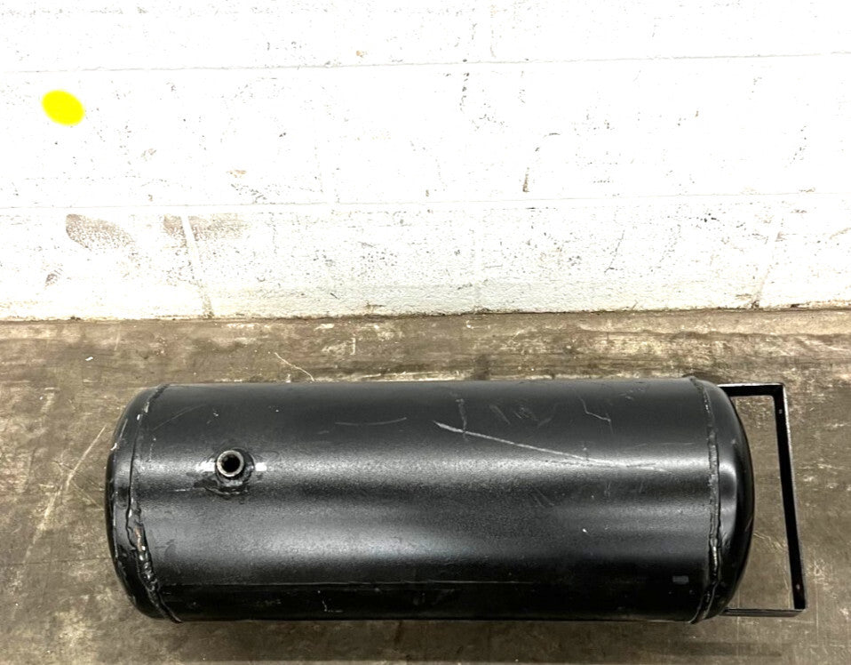 UNBRANDED AIR TANK LENGTH 25-1/2" DIA 10-1/2" 9.56 GALLONS 36.18 LITERS OAL 29"