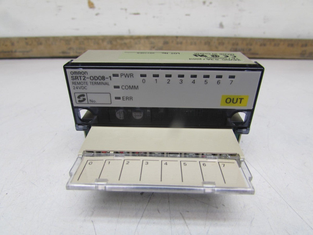 OMRON SRT2-OD08-1 , REMOTE TERMINAL , 24 VDC , 8 pt, GOOD TAKEOUT! MAKE OFFER!