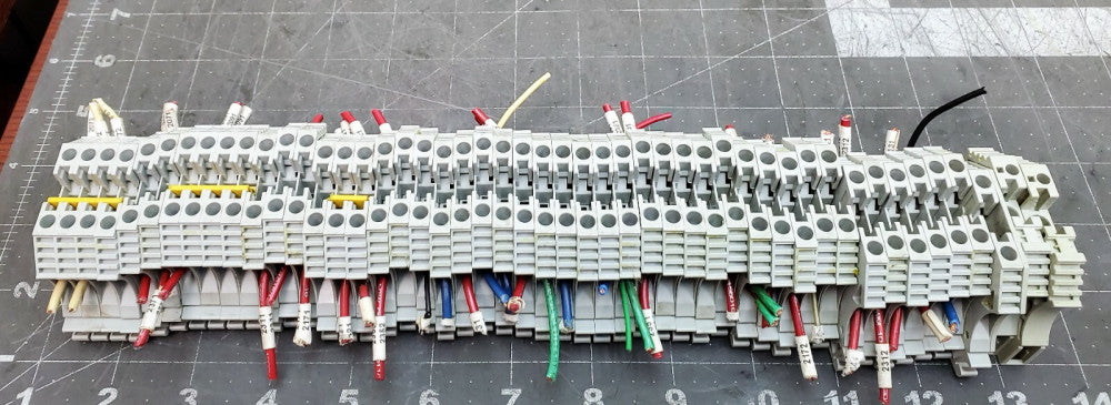 (46) Allen Bradley 1492-J4 Terminal Blocks + (2) 1492-EAJ35 End Anchors [B2B3] 