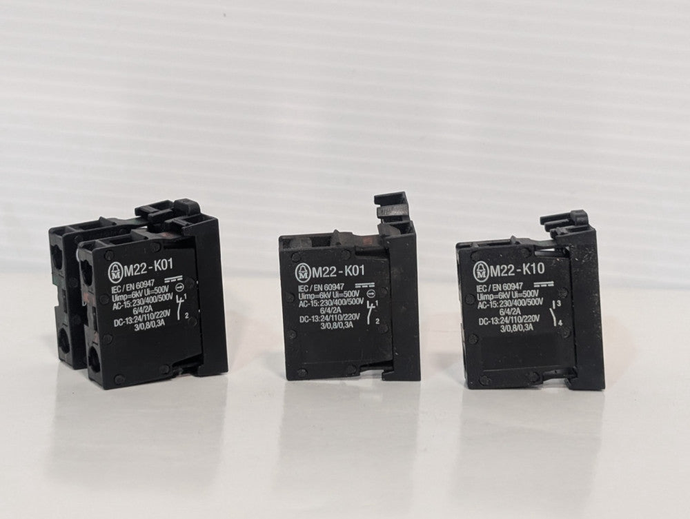 Lot of 4 Moeller K22-K01 Contact Block 22mm Panel Mounting Size, 1NC , w Clips
