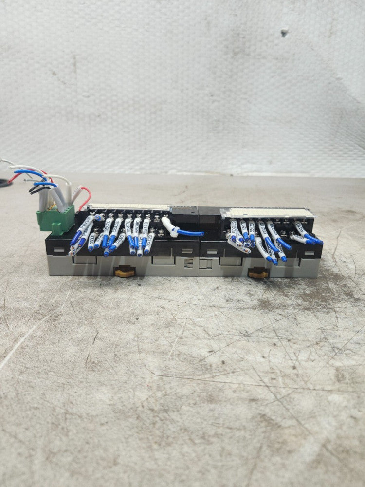 USED OMRON TRMOTE TERMINAL DRT2-ID16-1 W/ XWT-ID16-1