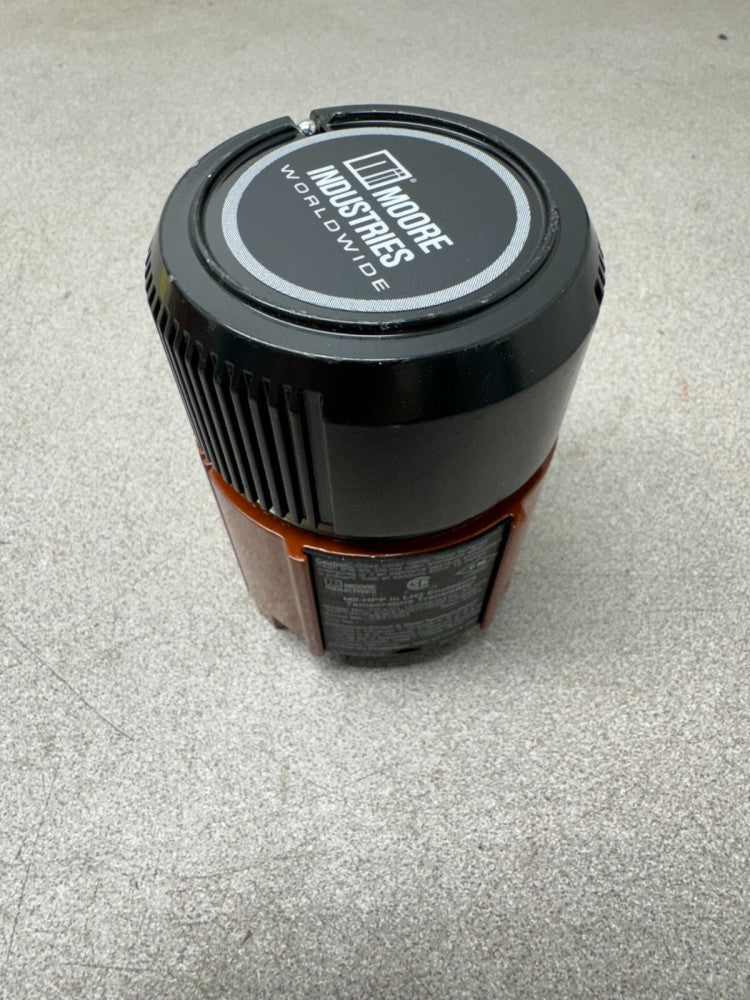 NEW NO BOX MOORE M112-HPP IN LH2 ENCLOSURE TRX/CL12/D38/S316/-PT1C4-.5NPT(H)