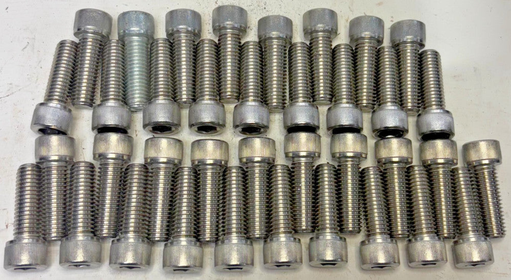 1/2IN-13X1-1/2IN NC SOCKETHEAD CAP SCREWS STAINLESS STEEL LOT OF 37