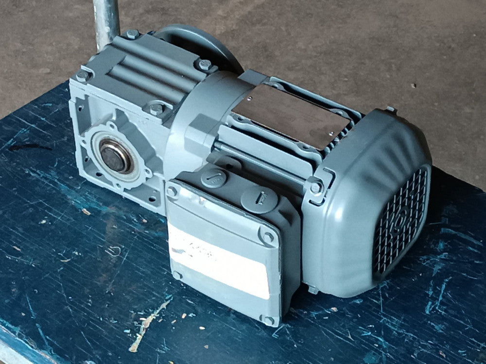SEW-USOCOME WAF20 DRS71S4 Gear Motor, Right Angle, IP54, 1700/52rpm, VPWM
