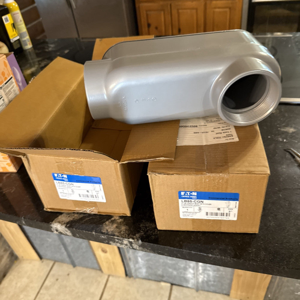 Lot of 2 LB85-CGN 3” conduit body with cover & neoprene gasket