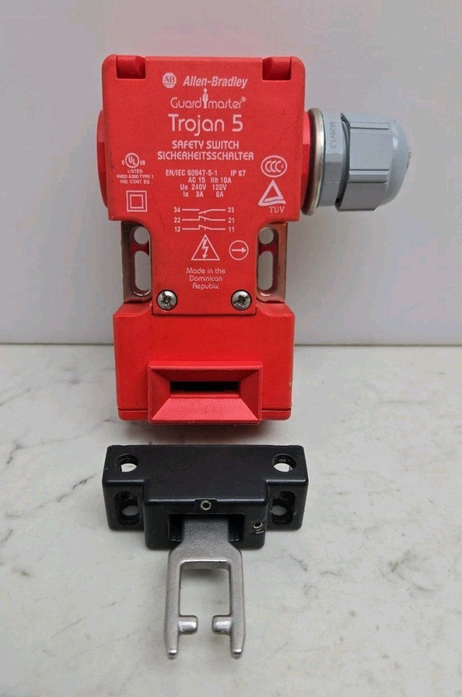 Allen Bradley 440K-T11467 Interlock Safety Switch Guardmaster Trojan 5