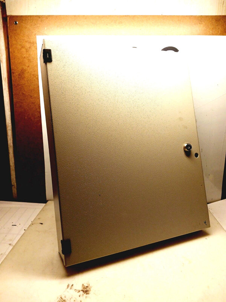AMAG TECHNOLOGY MULTITONE 7000-5201-2 1100 ACCESS CONTROL BOARD W/ENCLOSURE