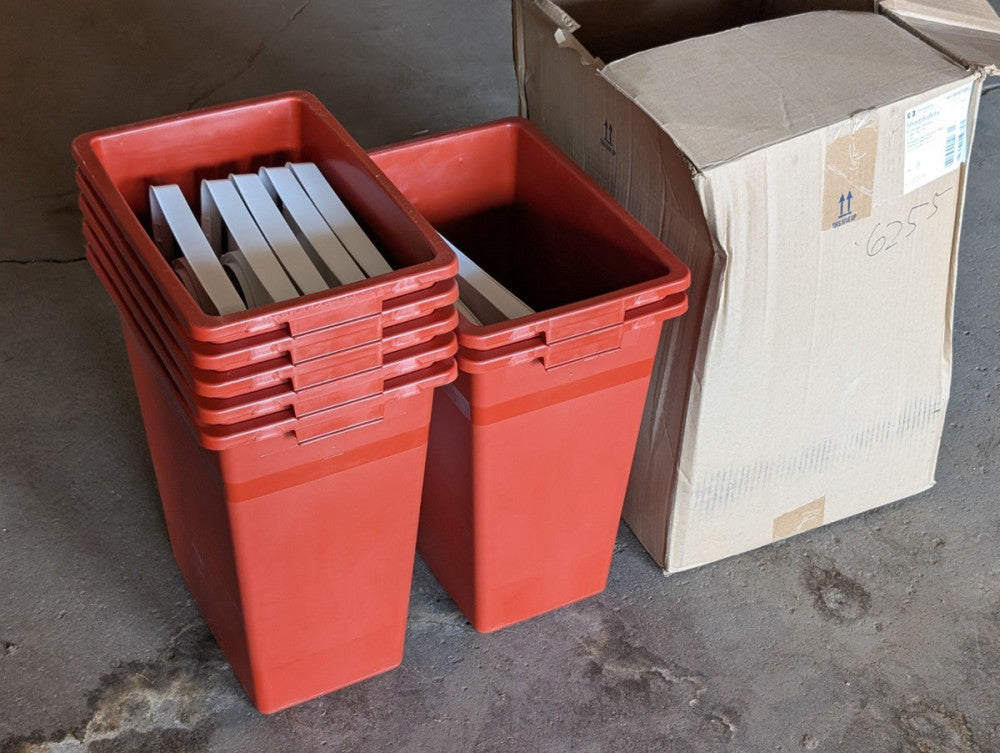 Lot of 7 Covidien 8997SPG2 SharpSafety Sharps Container w Gasketed Slide Lid