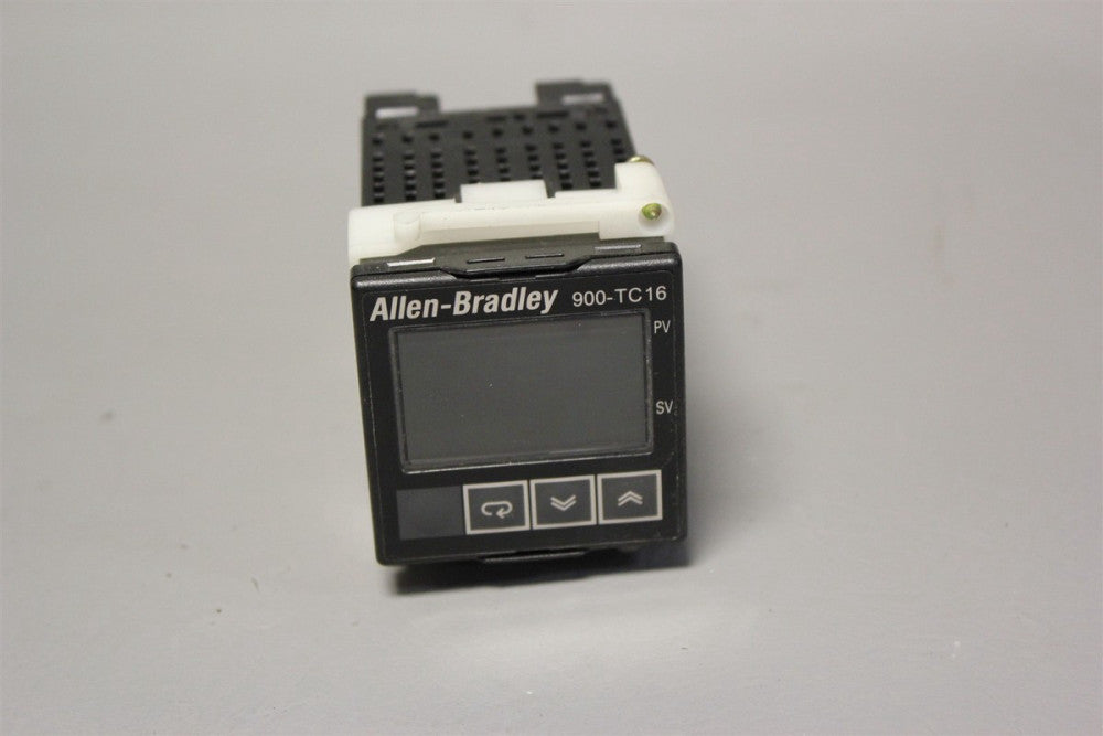 USED ALLEN BRADLEY TEMPERATURE CONTROLLER 900-TC16VGTZ25 B