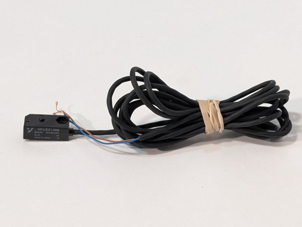 Yamatake HPJ-E21-0008 photoelectric sensor, 10.8-26.4 VDC, Made in Japan